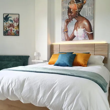 Tropical Y , Contemporáneo Cerca De La Playa!