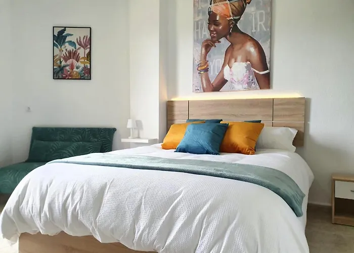 Tropical Y , Contemporáneo Cerca De La Playa!