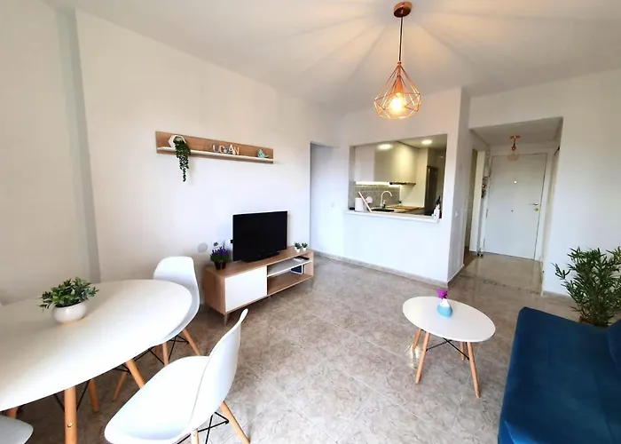 Tropical Con Piscina Cerca De La Playa