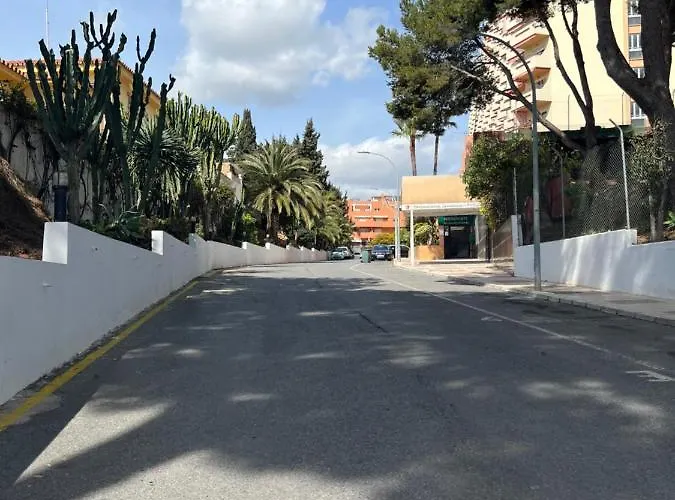 Apartamento Tropical Y , Contemporáneo Cerca De La Playa! Torremolinos