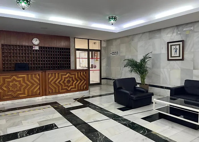 Tropical Y , Contemporáneo Cerca De La Playa!