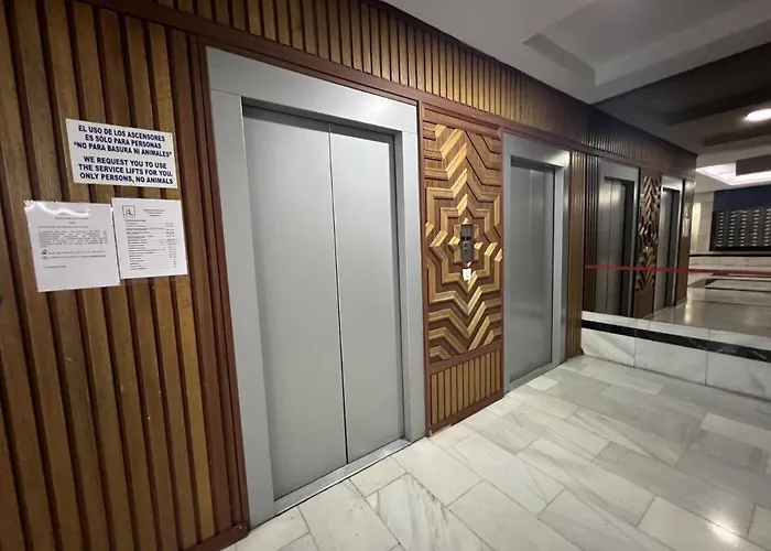 Tropical Con Piscina Cerca De La Playa Торремолинос